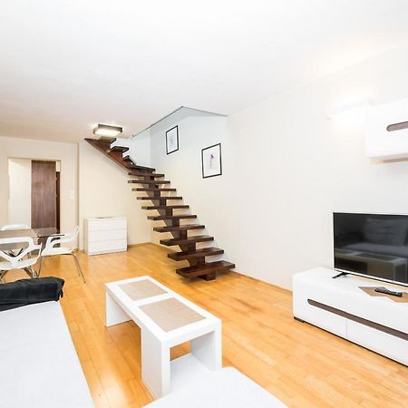Radziwillowska Old Town Deluxe Apartment Wawelofts Krakow Luaran gambar